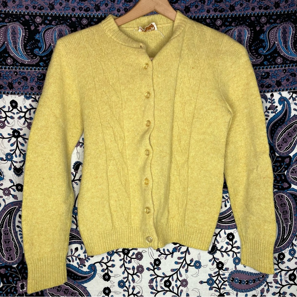 Lansing KnitWear VTG 60s 100% wool cardigan XS